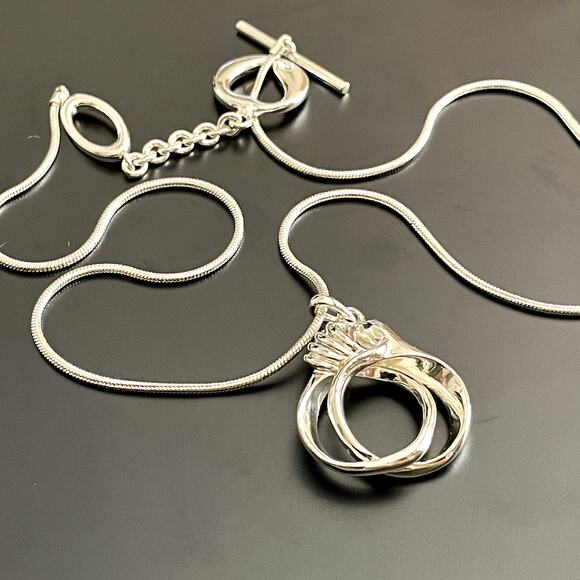 Interlocking Circles Silver Tone Necklace - Picture 4 of 7